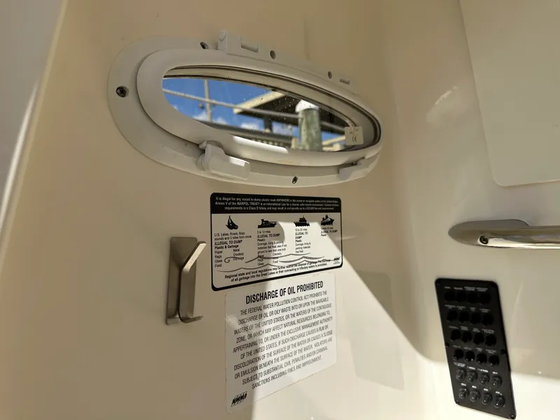 Slide: The Image of Cobia 261 CENTER CONSOLE 2018 - 43