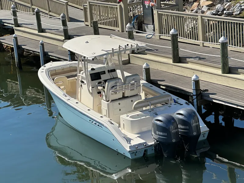 Slide: The Image of Cobia 261 CENTER CONSOLE 2018 - 5