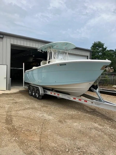 Slide: The Image of Cobia 261 CENTER CONSOLE 2018 - 65