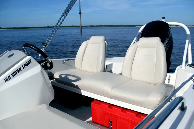 Slide: The Image of Boston Whaler 150 Montauk 2026 - 50
