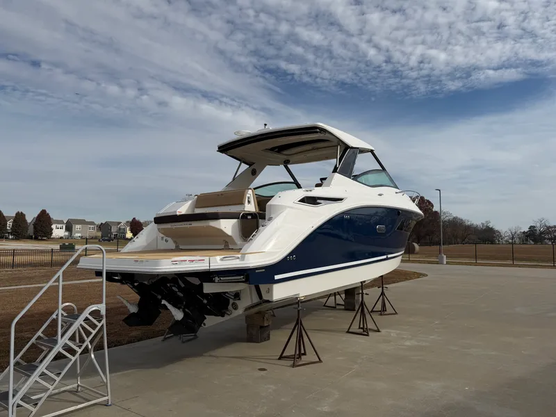 Slide: The Image of Sea Ray Sundancer 320 2026 - 2
