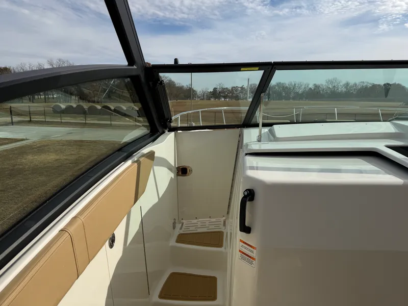 Slide: The Image of Sea Ray Sundancer 320 2026 - 23