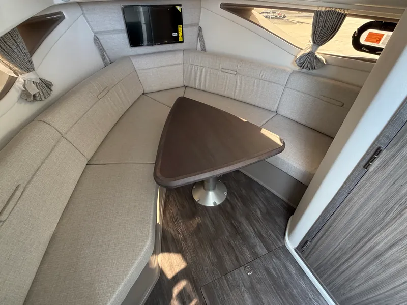 Slide: The Image of Sea Ray Sundancer 320 2026 - 30