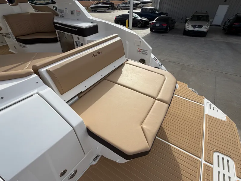 Slide: The Image of Sea Ray Sundancer 320 2026 - 6
