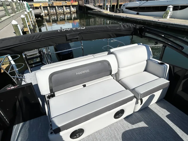 Slide: The Image of Harris Cruiser 230 2026 - 8