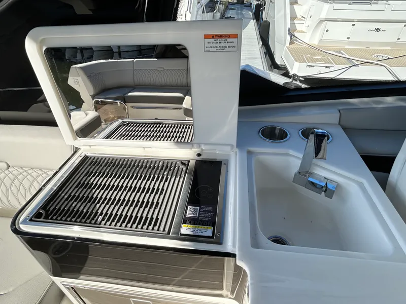 Slide: The Image of Sea Ray Sundancer 370 Outboard 2026 - 14