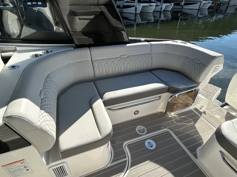 Slide: The Image of Sea Ray Sundancer 370 Outboard 2026 - 17