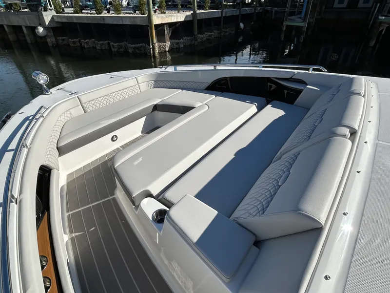 Slide: The Image of Sea Ray Sundancer 370 Outboard 2026 - 28