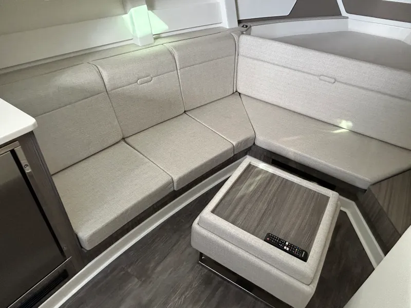 Slide: The Image of Sea Ray Sundancer 370 Outboard 2026 - 36