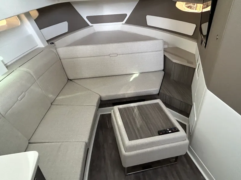 Slide: The Image of Sea Ray Sundancer 370 Outboard 2026 - 40