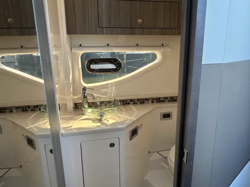 Slide: The Image of Sea Ray Sundancer 370 Outboard 2026 - 44