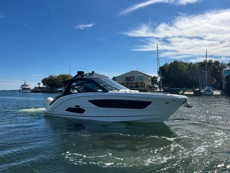 Slide: The Image of Sea Ray Sundancer 370 Outboard 2026 - 5