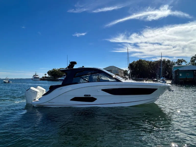 Slide: The Image of Sea Ray Sundancer 370 Outboard 2026 - 6