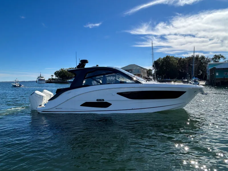 Slide: The Image of Sea Ray Sundancer 370 Outboard 2026 - 7
