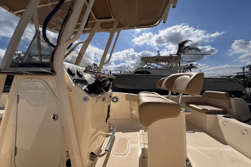 Slide: The Image of Scout 195 Sportfish 2024 - 10