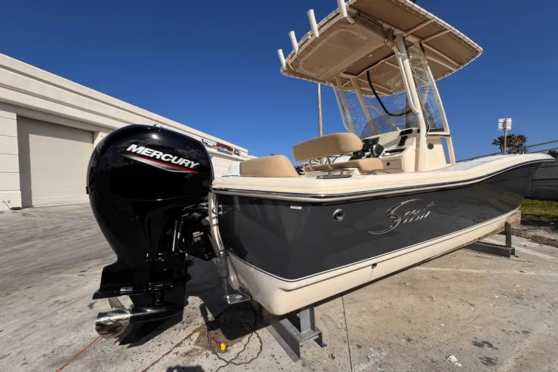 Slide: The Image of Scout 195 Sportfish 2024 - 2