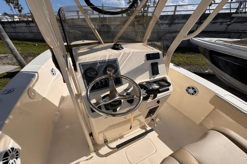 Slide: The Image of Scout 195 Sportfish 2024 - 20