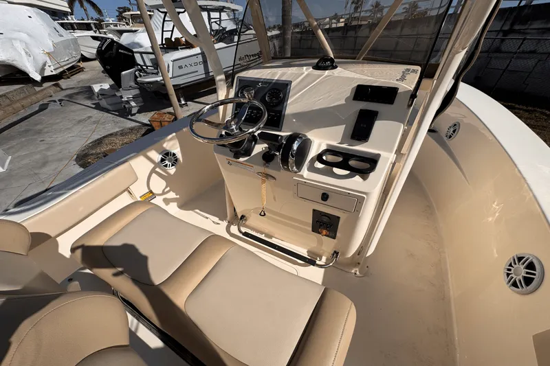 Slide: The Image of Scout 195 Sportfish 2024 - 22