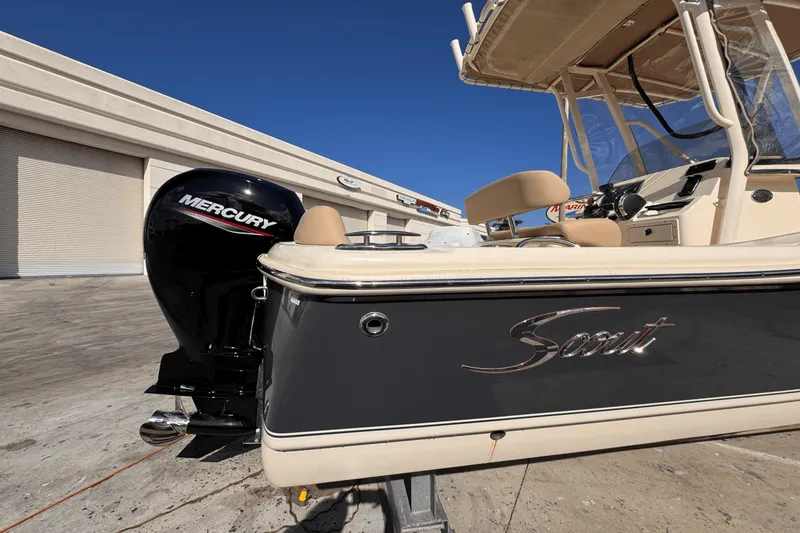 Slide: The Image of Scout 195 Sportfish 2024 - 3