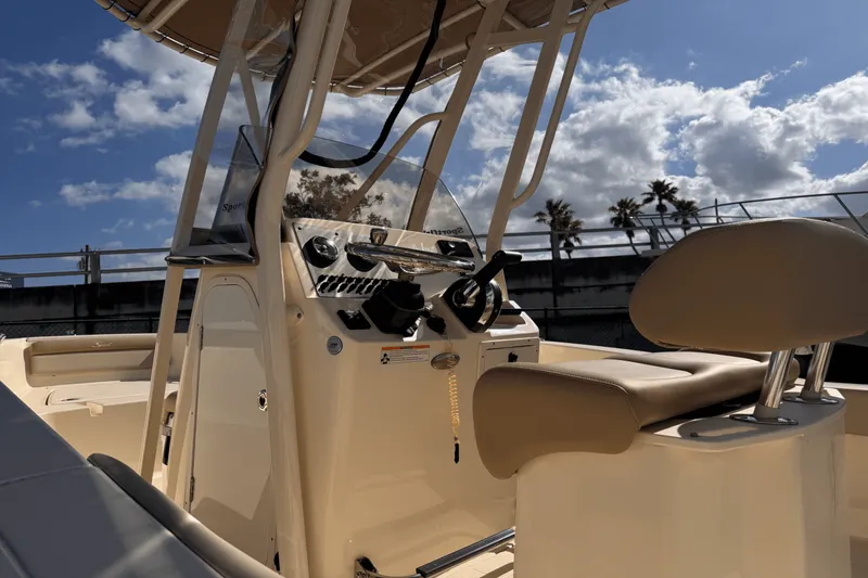 Slide: The Image of Scout 195 Sportfish 2024 - 6