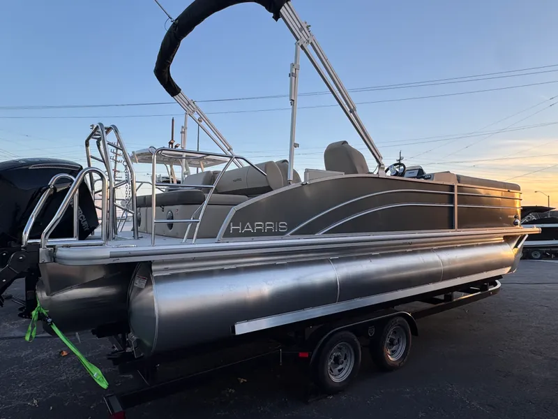 Slide: The Image of Harris Cruiser 250 2026 - 2