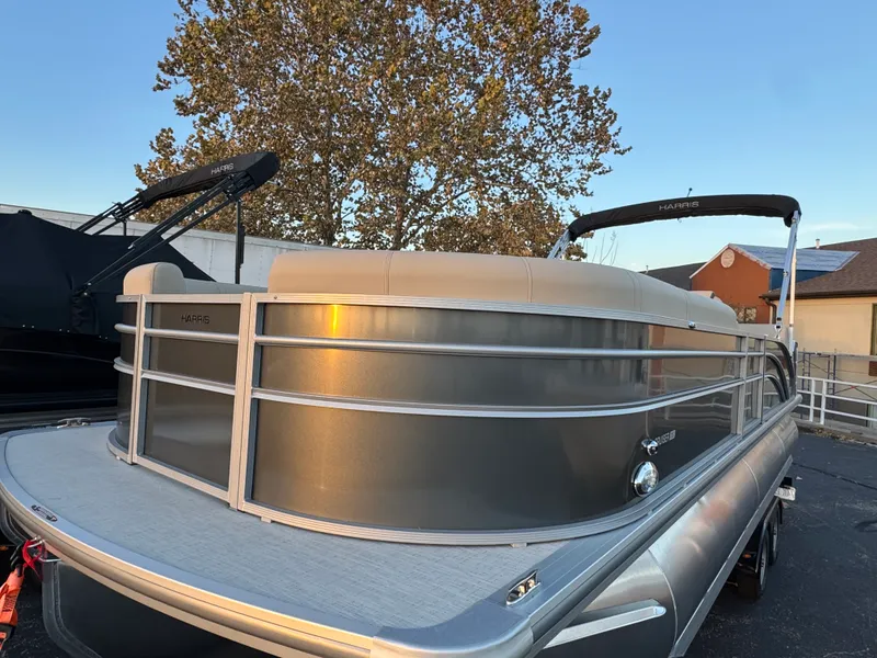 Slide: The Image of Harris Cruiser 250 2026 - 3