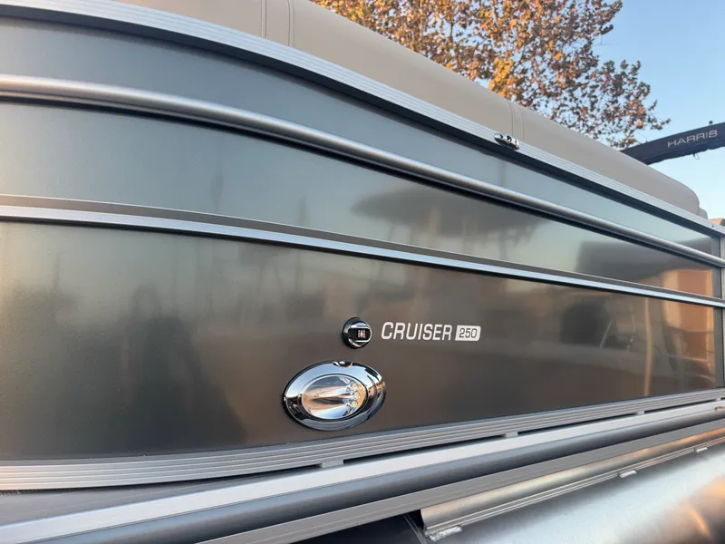 Slide: The Image of Harris Cruiser 250 2026 - 9