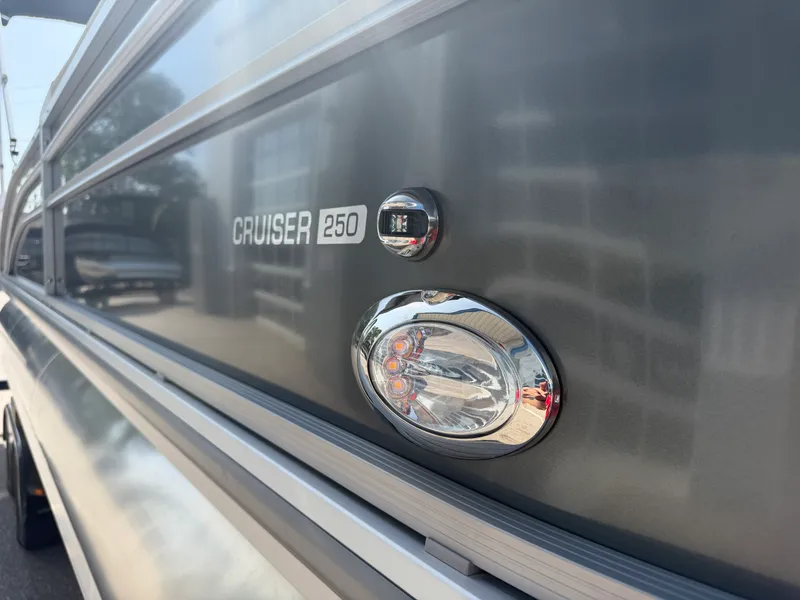 Slide: The Image of Harris Cruiser 250 2026 - 23