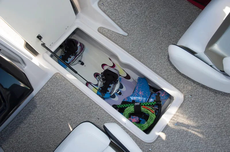 Slide: The Image of Scarab 195 HO 2017 - 20