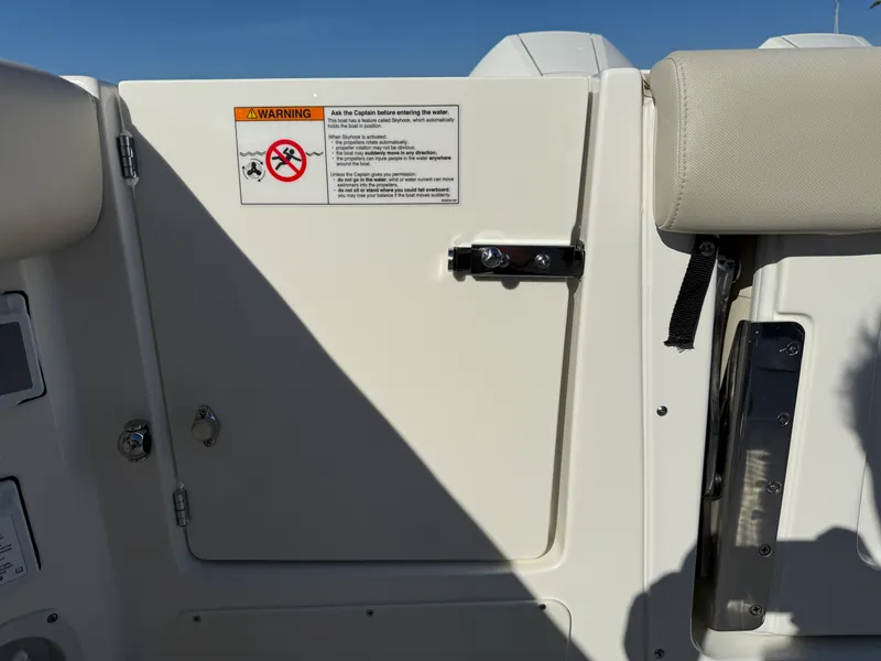 Slide: The Image of Boston Whaler 285 Conquest 2026 - 14