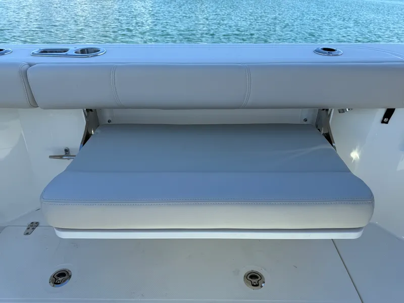 Slide: The Image of Boston Whaler 285 Conquest 2026 - 16