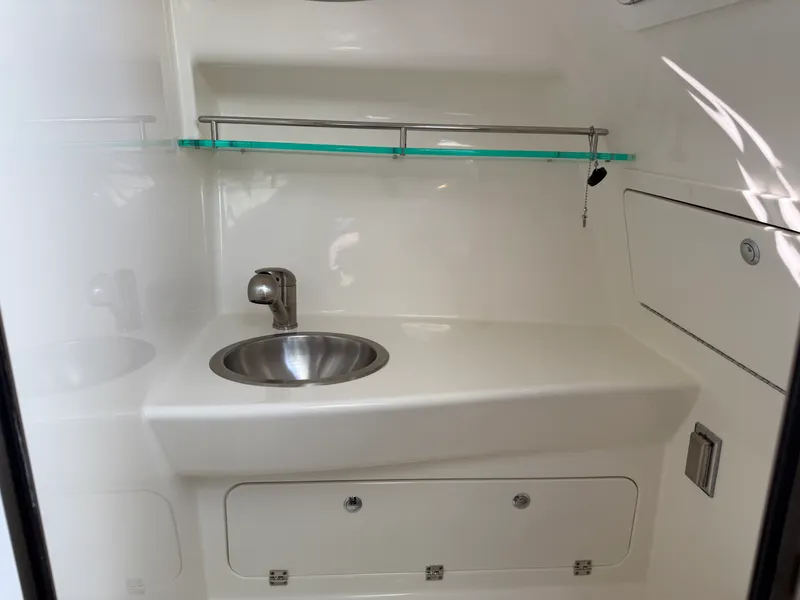 Slide: The Image of Boston Whaler 285 Conquest 2026 - 17