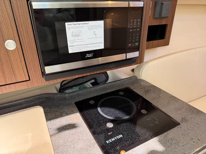 Slide: The Image of Boston Whaler 285 Conquest 2026 - 25