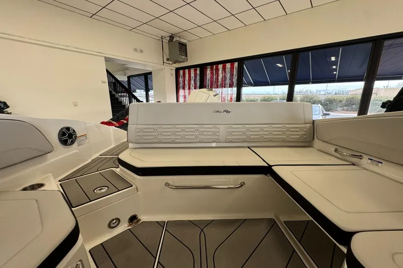 Slide: The Image of Sea Ray SPX 210 Outboard 2026 - 13