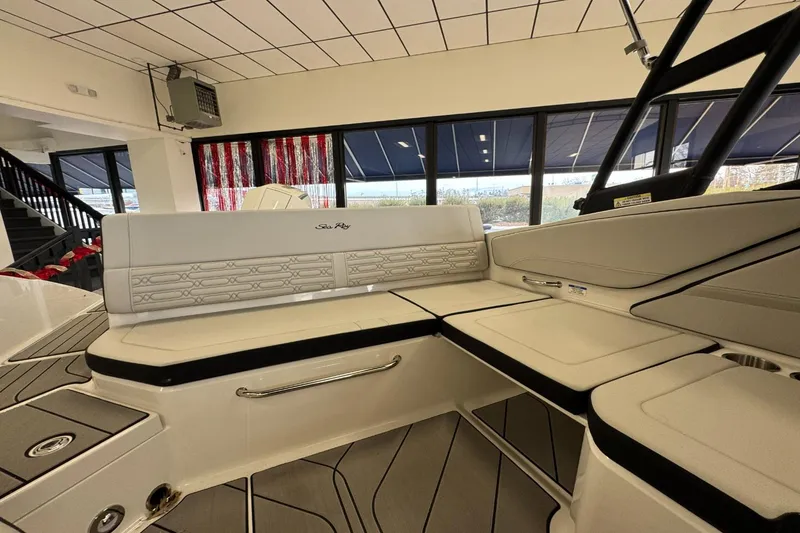 Slide: The Image of Sea Ray SPX 210 Outboard 2026 - 14