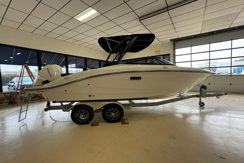 Slide: The Image of Sea Ray SPX 210 Outboard 2026 - 2