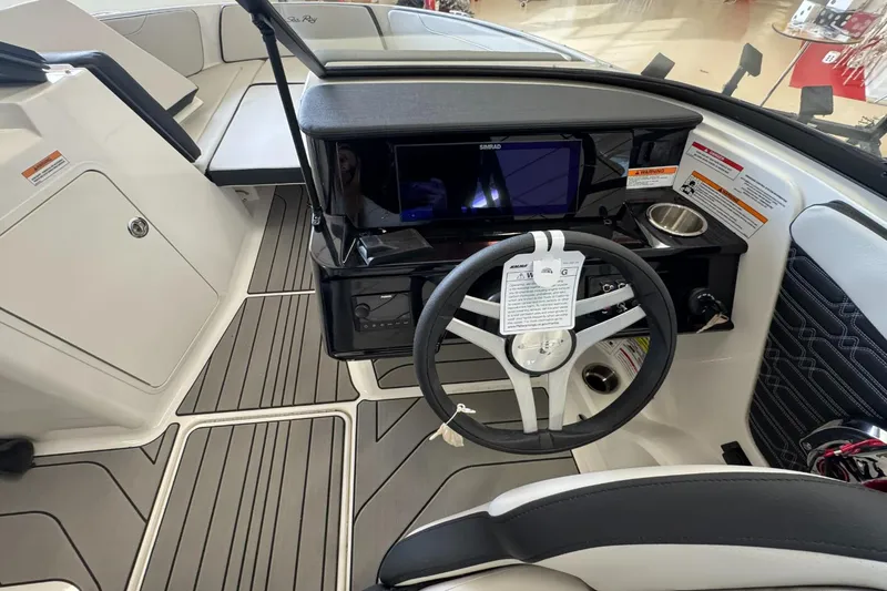 Slide: The Image of Sea Ray SPX 210 Outboard 2026 - 21