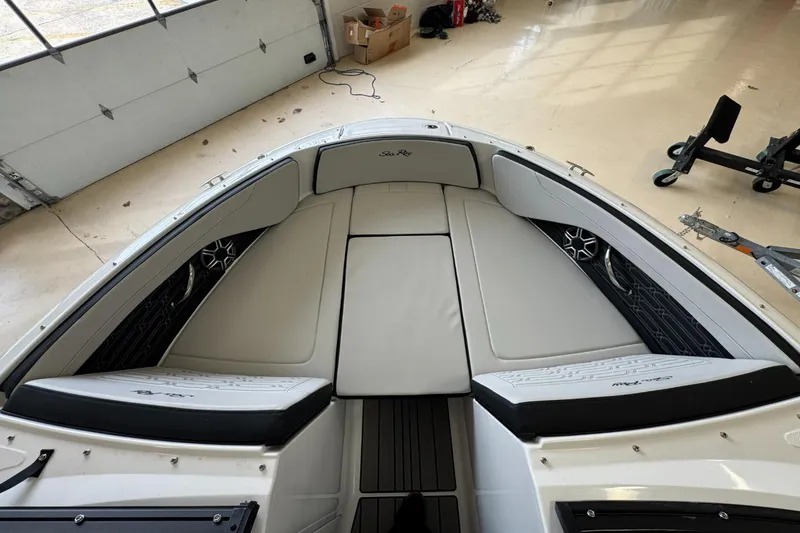 Slide: The Image of Sea Ray SPX 210 Outboard 2026 - 26