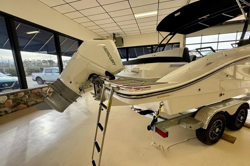 Slide: The Image of Sea Ray SPX 210 Outboard 2026 - 4