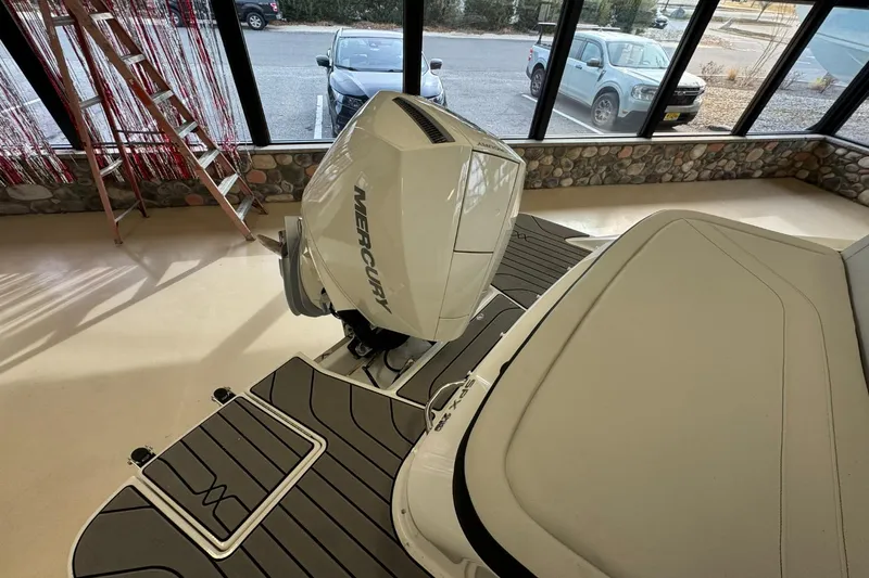 Slide: The Image of Sea Ray SPX 210 Outboard 2026 - 5