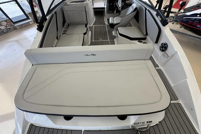 Slide: The Image of Sea Ray SPX 210 Outboard 2026 - 8