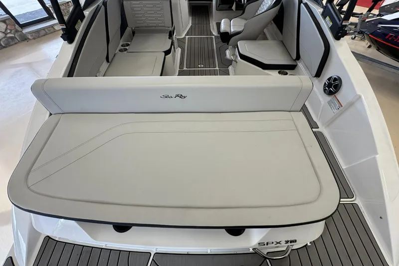 Slide: The Image of Sea Ray SPX 210 Outboard 2026 - 9