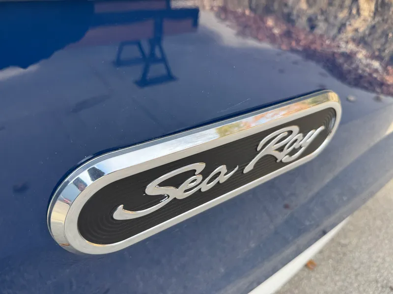 Slide: The Image of Sea Ray SLX 260 2026 - 44