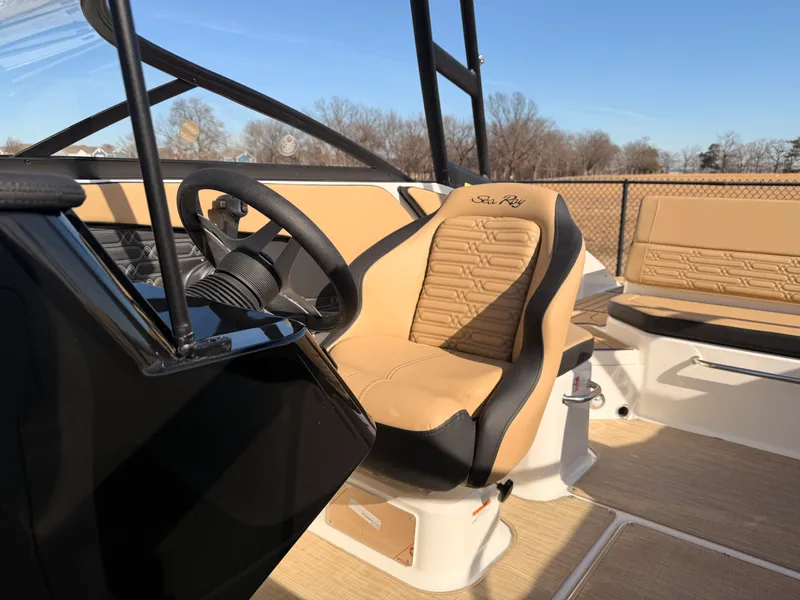 Slide: The Image of Sea Ray SPX 210 2026 - 13