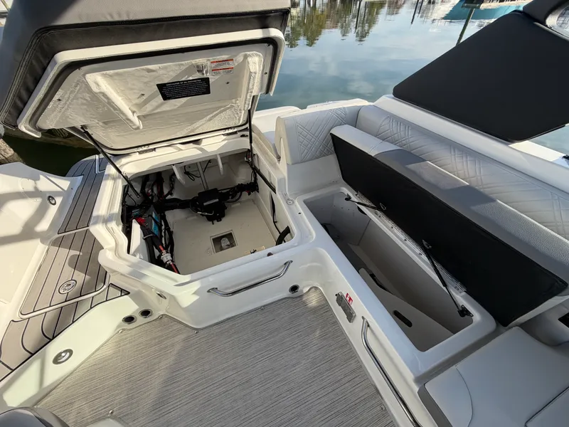 Slide: The Image of Sea Ray SDX 230 Outboard 2026 - 13