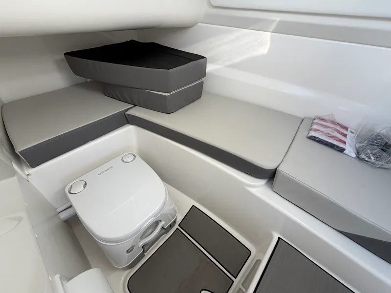 Slide: The Image of Sea Ray SDX 230 Outboard 2026 - 21