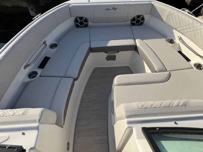 Slide: The Image of Sea Ray SDX 230 Outboard 2026 - 22