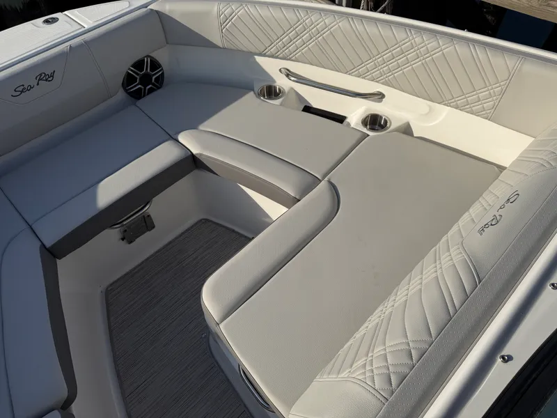 Slide: The Image of Sea Ray SDX 230 Outboard 2026 - 23