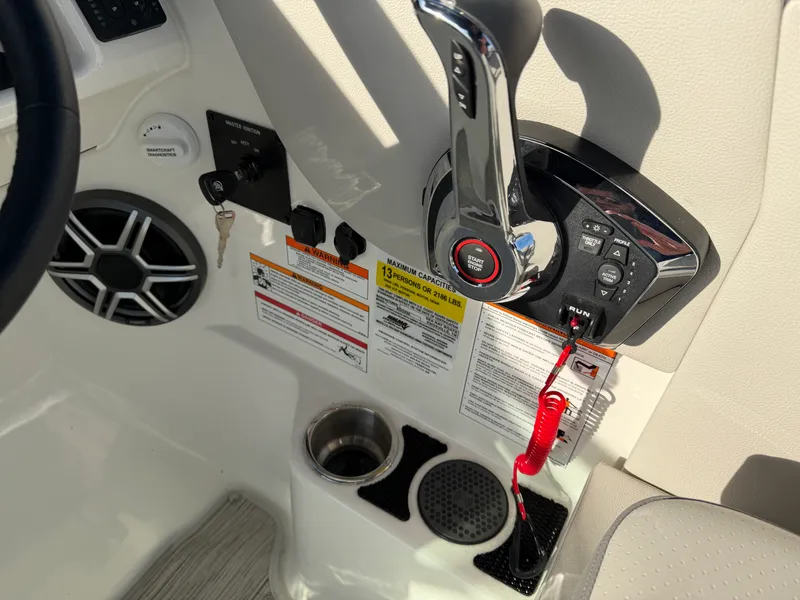 Slide: The Image of Sea Ray SDX 230 Outboard 2026 - 26