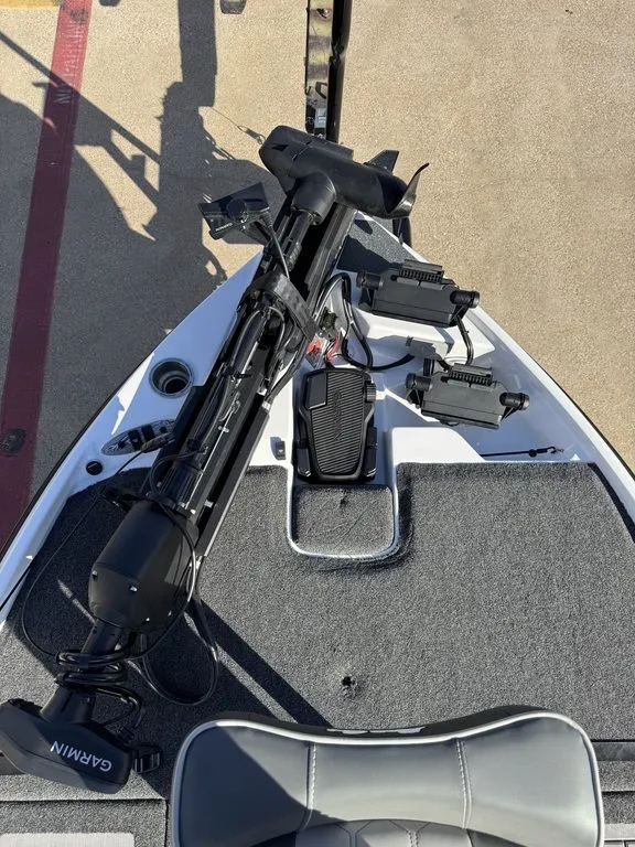 Slide: The Image of Bass Cat BASS CAT LYNX STS 2026 - 13